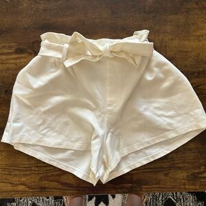 White Windsor shorts. Size small.